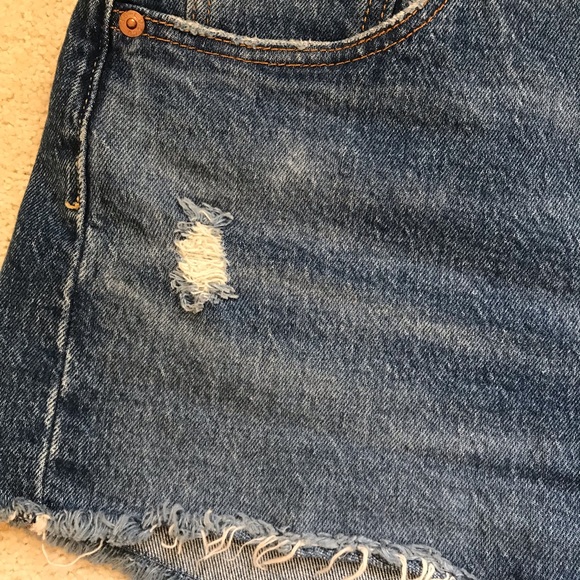 Levi’s 501 Button Fly Denim Shorts - Picture 2 of 6